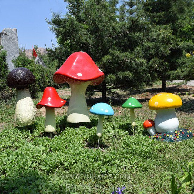 戶(hù)外操場(chǎng)玻璃鋼卡通園林景觀(guān)蘑菇擺件雕塑