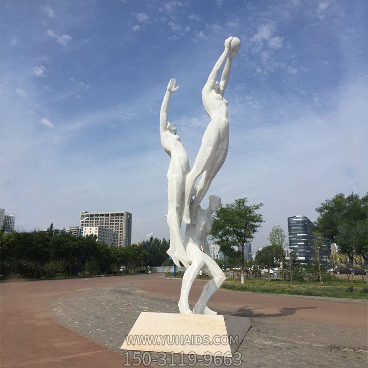 遠動(dòng)主題校園廣場(chǎng)玻璃鋼打球的人物景觀(guān)擺件雕塑