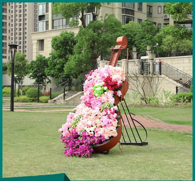 戶(hù)外公園創(chuàng  )意玻璃彩繪大提琴雕塑