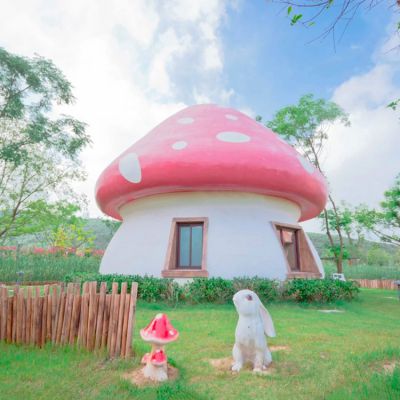 戶(hù)外草坪大型玻璃鋼彩繪大型園林蘑菇屋雕塑
