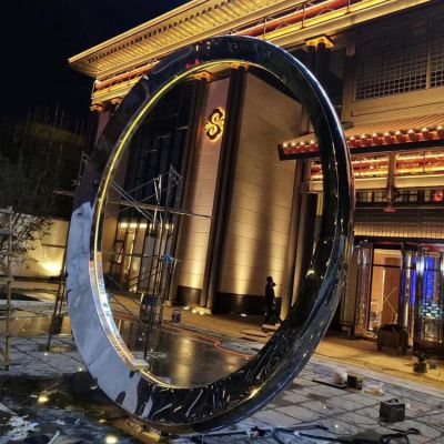 酒店會(huì )所擺放不銹鋼圓環(huán)噴泉景觀(guān)雕塑