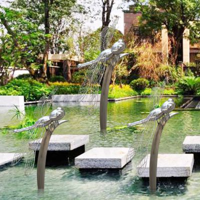 小區公園湖邊蜻蜓點(diǎn)水鏡面卡通不銹鋼蜻蜓雕塑