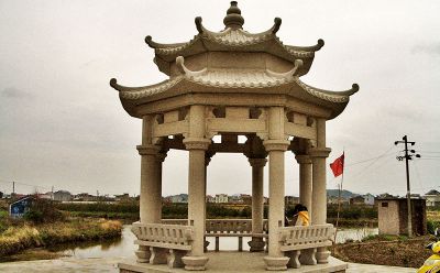廣場(chǎng)湖邊擺放花崗巖雙頂觀(guān)景休息涼亭座椅