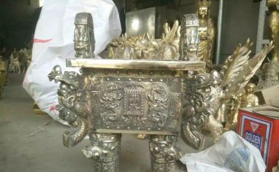 不銹鋼噴金烤漆創(chuàng  )意浮雕鼎雕塑
