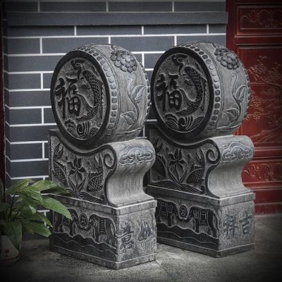 古建門(mén)口抱鼓石，黑色大理石雕刻