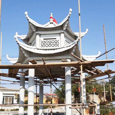 農場(chǎng)池塘擺放雕刻鏤空青石涼亭雕塑