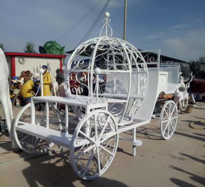 兒童游樂(lè )園創(chuàng  )意鏤空不銹鋼馬車(chē)雕塑