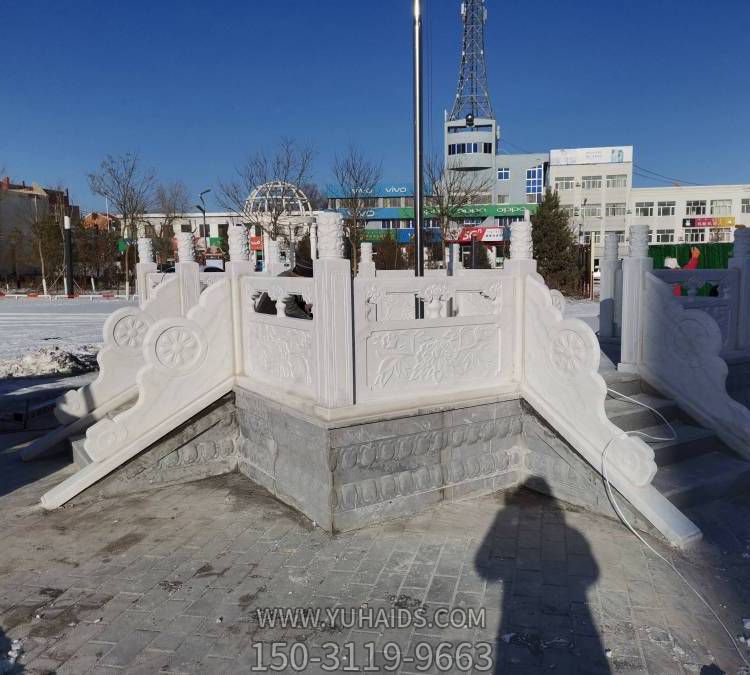 校園廣場(chǎng)擺放漢白玉雕刻升旗臺圍欄防護欄桿雕塑
