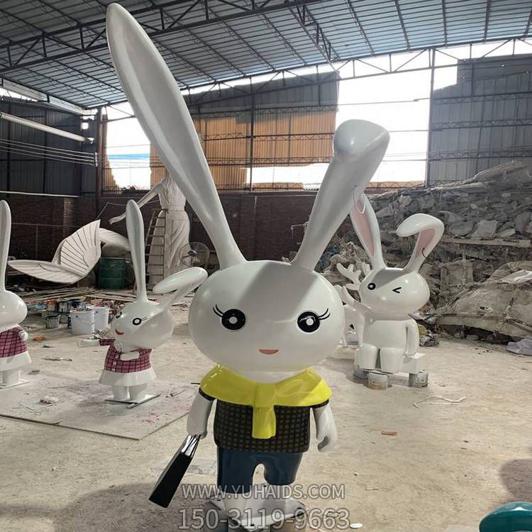 商場(chǎng)戶(hù)外玻璃鋼卡通小兔子雕塑