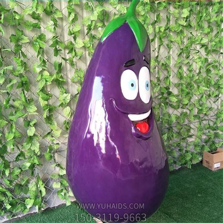 農場(chǎng)戶(hù)外草地擺放玻璃鋼蔬菜茄子小品雕塑
