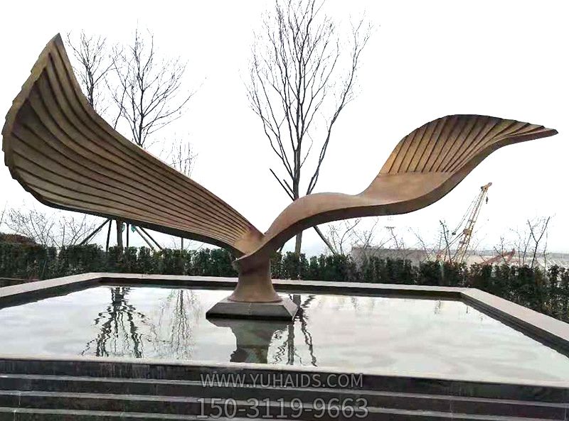 草坪廣場(chǎng)創(chuàng )意個(gè)性噴金烤漆展翅飛翔的翅膀雕塑