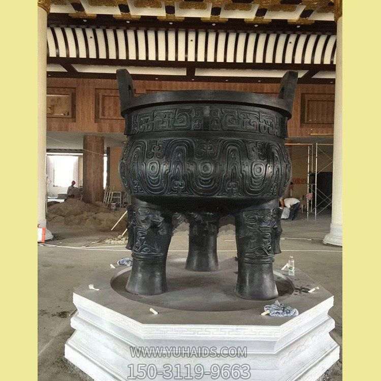 道觀(guān)擺放青銅鑄造仿古三足兩耳圓鼎雕塑