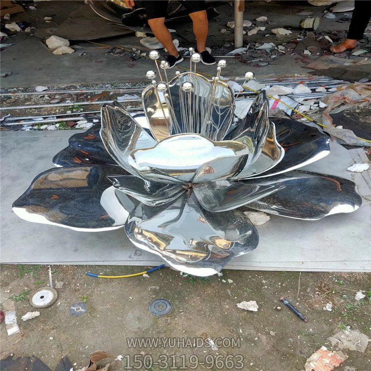 戶(hù)外廣場(chǎng)大型不銹鋼鏡面景觀(guān)荷花雕塑