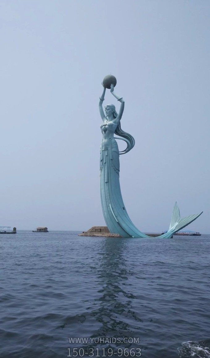 海上公園擺放的舉球的漢白玉石雕創(chuàng  )意美人魚(yú)雕塑