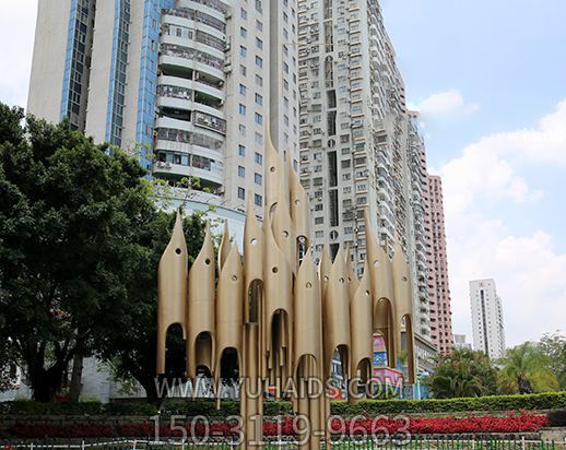 公園廣場(chǎng)創(chuàng )意噴金鍍金鍛造多只鋼筆雕塑