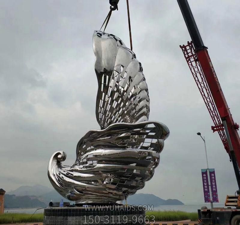 大型廣場(chǎng)擺放的不銹鋼鏤空創(chuàng )意海螺雕塑