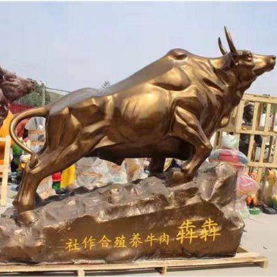 養殖場(chǎng)玻璃鋼仿銅園林華爾街牛雕塑