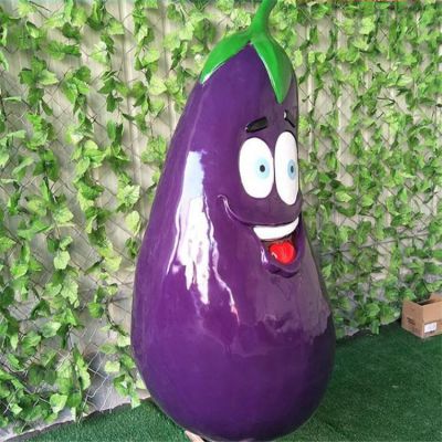 農場(chǎng)戶(hù)外草地擺放玻璃鋼蔬菜茄子小品