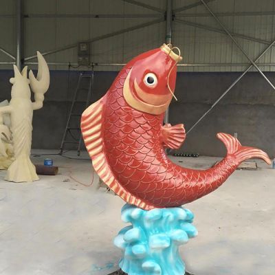 動(dòng)物海洋館玻璃鋼仿真彩繪鯉魚(yú)噴水擺件