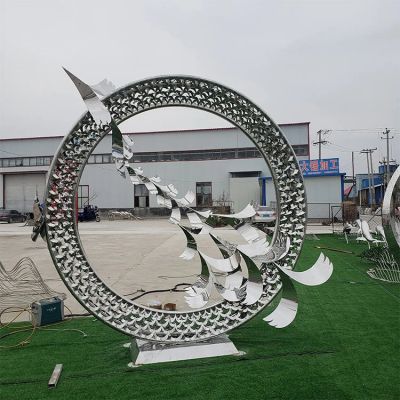 廣場(chǎng)不銹鋼鏤空創(chuàng  )意抽象鴿子圓環(huán)雕塑