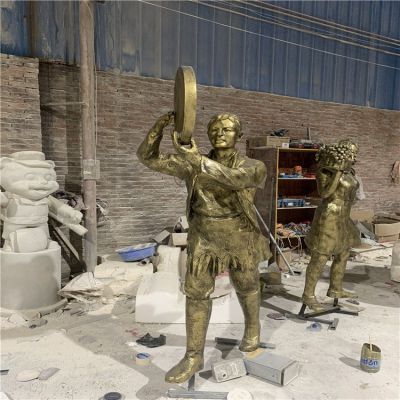 玻璃鋼仿銅景區人物景觀(guān)雕塑