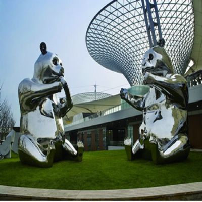 不銹鋼鏡面戶(hù)外景區街道大型抽象動(dòng)物熊貓雕塑