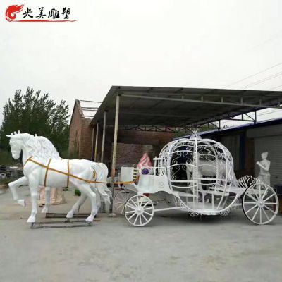 景點(diǎn)小區 擺放玻璃鋼馬拉不銹鋼鏤空南瓜車(chē)雕塑
