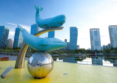 玻璃鋼戶(hù)外園林廣場(chǎng)景觀(guān)鯨魚(yú)雕塑