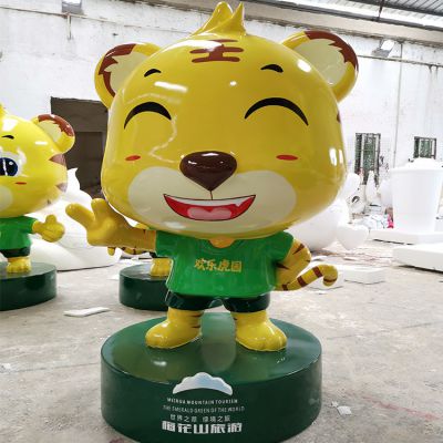 游樂(lè )場(chǎng)擺放的比耶的玻璃鋼卡通虎雕塑