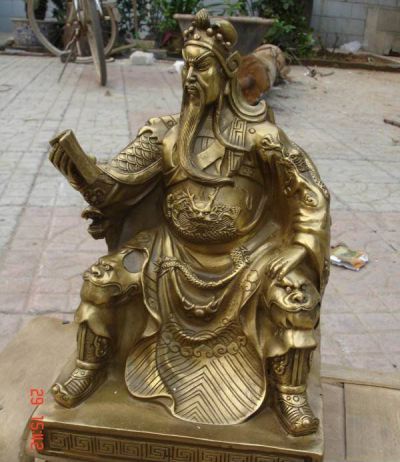 景區大型不銹鋼仿銅坐著(zhù)看書(shū)的關(guān)公雕塑