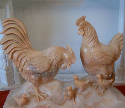 公園里花崗石石雕創(chuàng  )意雞雕塑