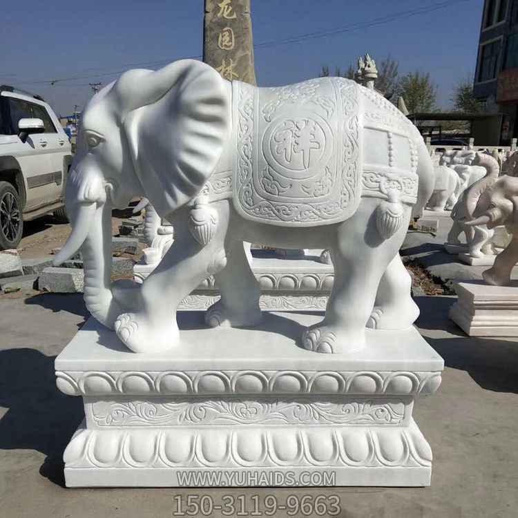 庭院大象景觀(guān)一只行走的漢白玉石雕大象雕塑