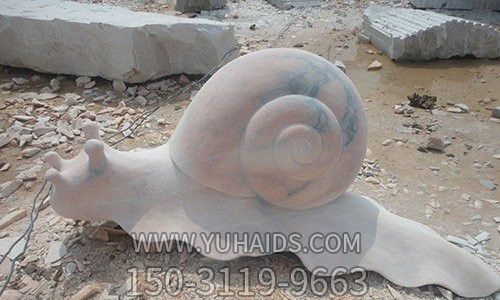 公園擺放的花崗巖石雕創(chuàng )意蝸牛雕塑
