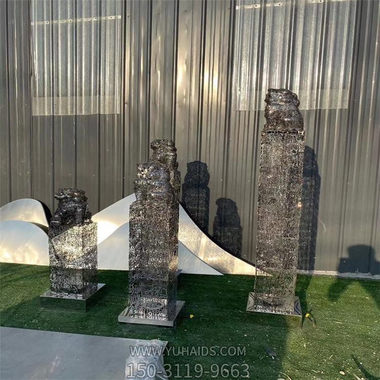 創(chuàng  )意庭院不銹鋼拉絲鏤空拴馬樁擺件雕塑