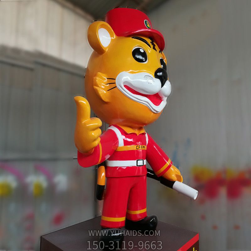 商場(chǎng)里播放的豎大拇指的玻璃鋼創(chuàng )意虎雕塑