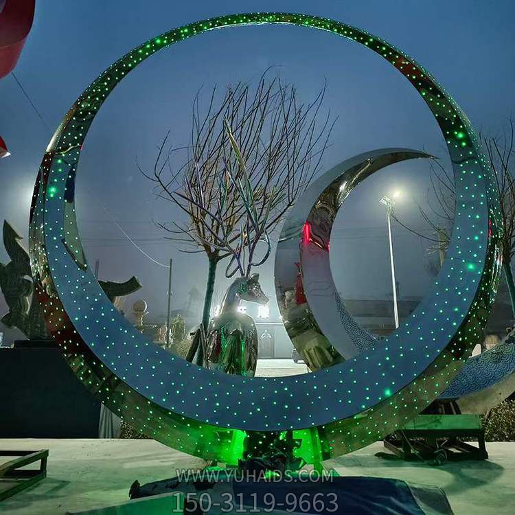 不銹鋼鏤空創(chuàng  )意幾何圓環(huán)擺件雕塑