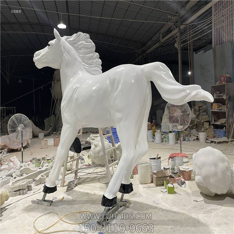 動(dòng)物景觀(guān)玻璃鋼馬雕塑