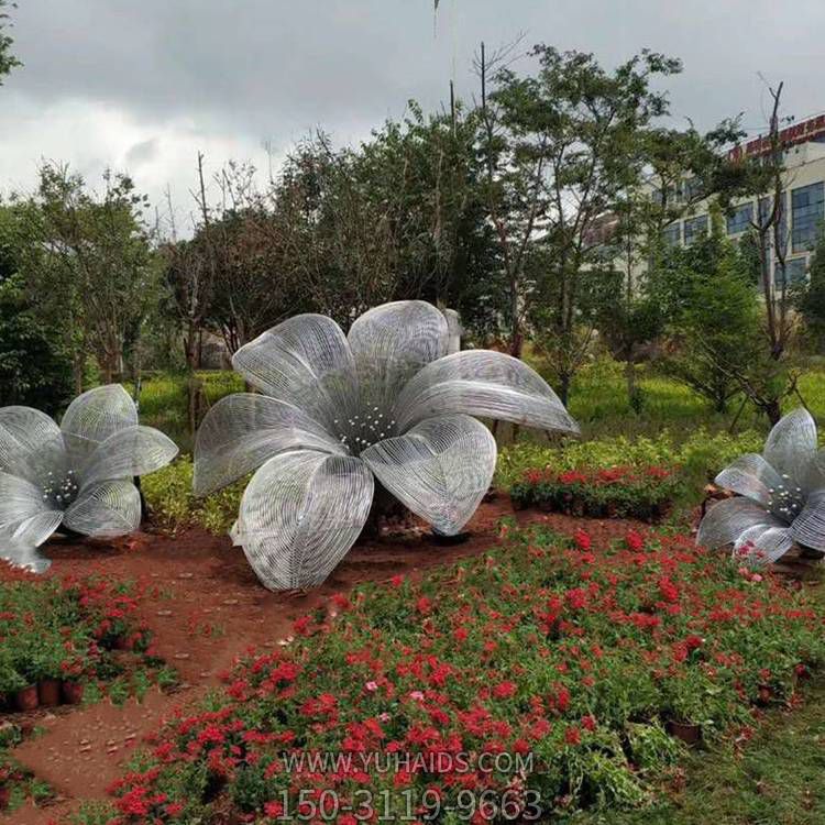 小區花園擺放不銹鋼拉絲花朵景觀(guān)雕塑