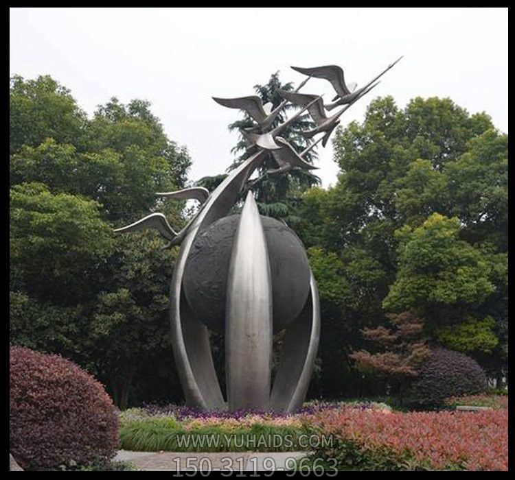 公園創(chuàng )意不銹鋼鏡面飛翔天鵝雕塑