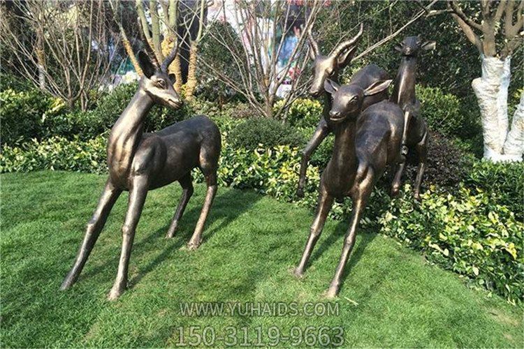 玻璃鋼仿銅戶(hù)外園林草坪動(dòng)物梅花鹿雕塑