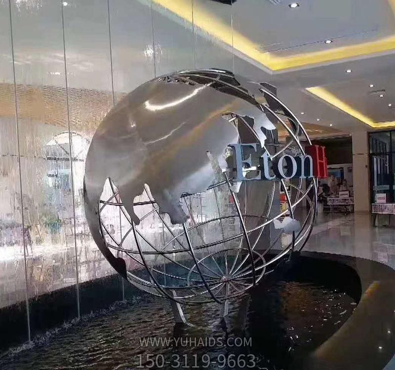 商場(chǎng)室內不銹鋼鏤空流水球噴泉雕塑