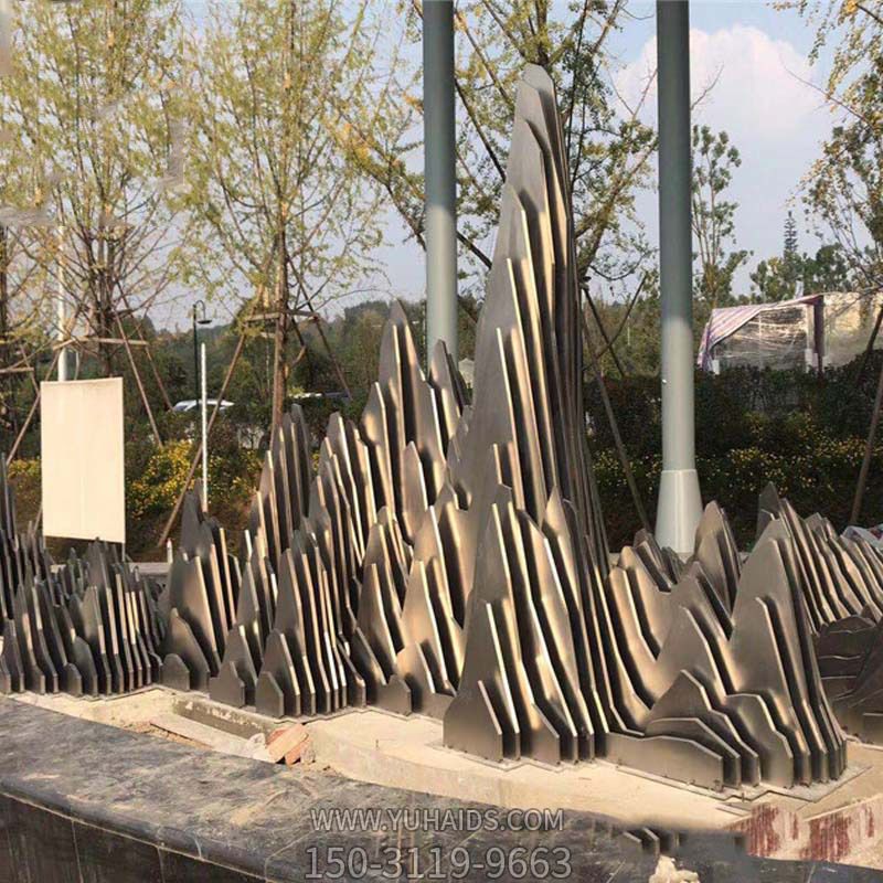 不銹鋼假山雕塑公園園林創(chuàng  )意景觀(guān)雕塑