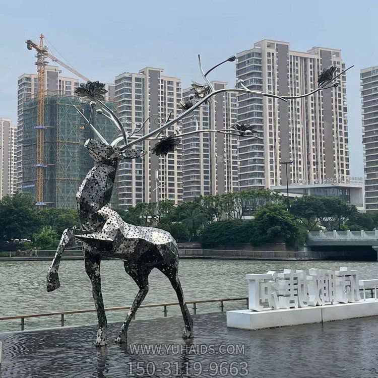 樓牌噴泉擺放不銹鋼鏤空創(chuàng  )意鹿角雕塑