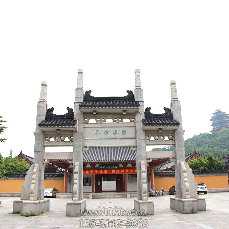 佛教景區三門(mén)青石瓦斗拱石牌坊雕塑