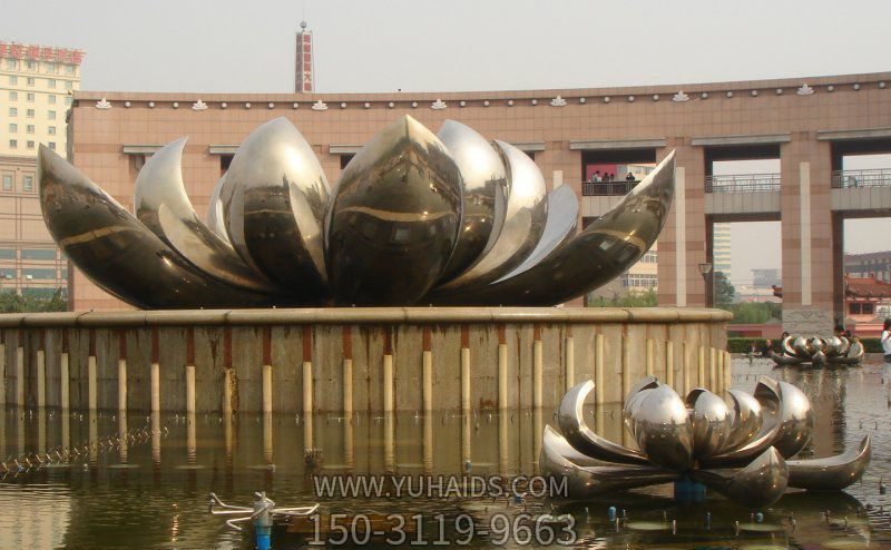 公園創(chuàng )意抽象不銹鋼荷花雕塑