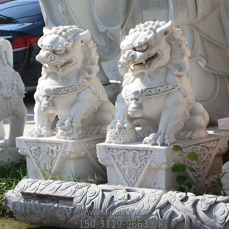公園創(chuàng )意大理石石雕一對獅子雕塑