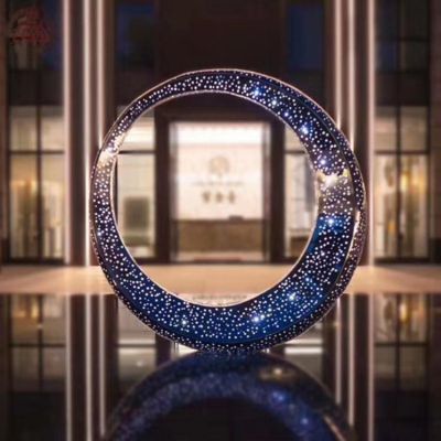 酒店會(huì )所大型不銹鋼鏤空水景圓環(huán)擺件