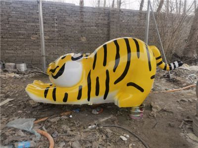 戶(hù)外園林景觀(guān)玻璃鋼卡通小老虎雕塑