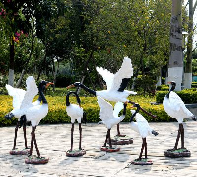 公園景觀(guān)玻璃鋼彩繪鶴雕塑