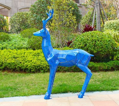 公園玻璃鋼幾何創(chuàng  )意藍色梅花鹿雕塑